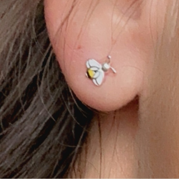 14k Gold Vermeil Enamel Bee Studs - Picture 4 of 11